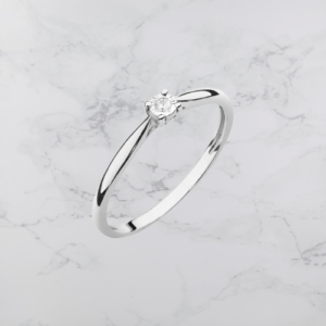 Dune / 1.08ct Oval Diamond 4 Claw Solitaire